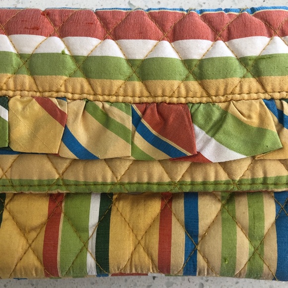 Vera Bradley clutch - Picture 1 of 5